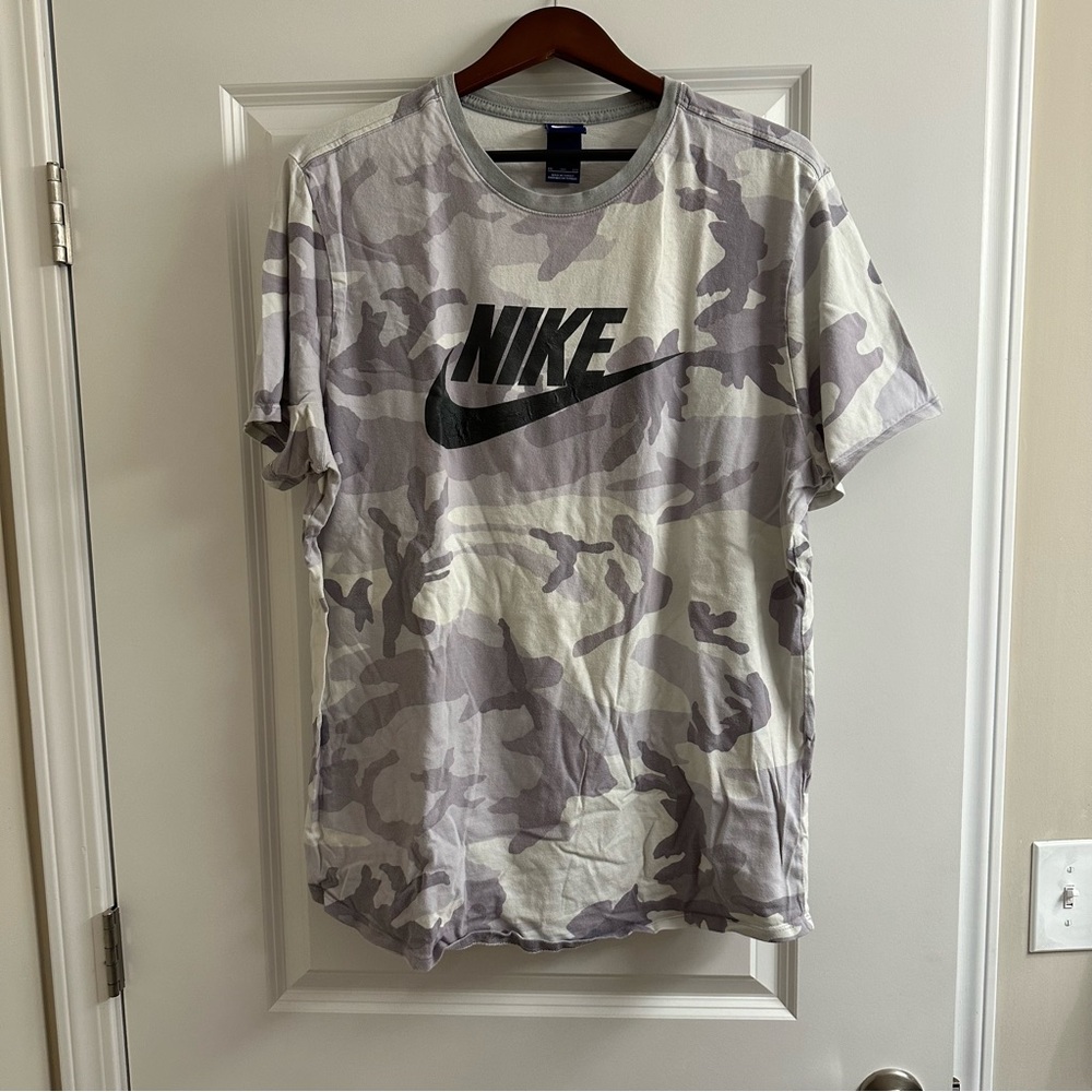 Men’s Nike Camo Tee, size XXL